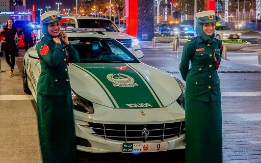 فيراري إف إف